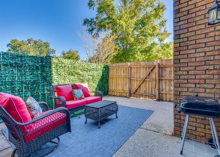 W/ Patio By Hospitals & Dining * Pensacola