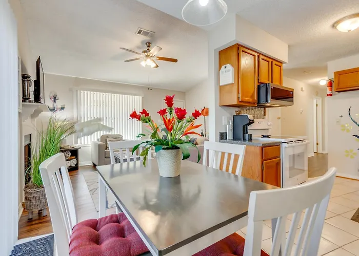W/ Patio By Hospitals & Dining Holiday home Pensacola