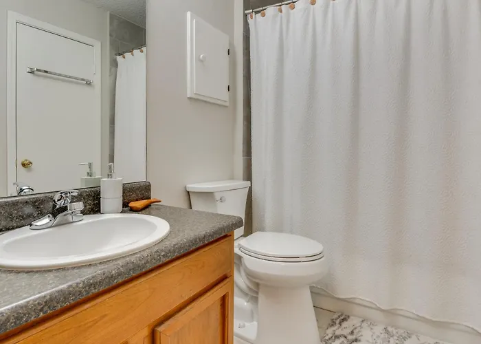 W/ Patio By Hospitals & Dining * Pensacola