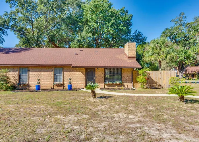 Holiday home W/ Patio By Hospitals & Dining