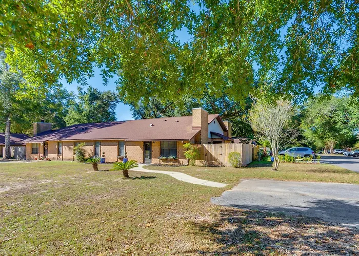 W/ Patio By Hospitals & Dining Pensacola