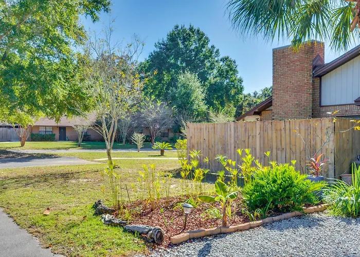 W/ Patio By Hospitals & Dining Holiday home Pensacola
